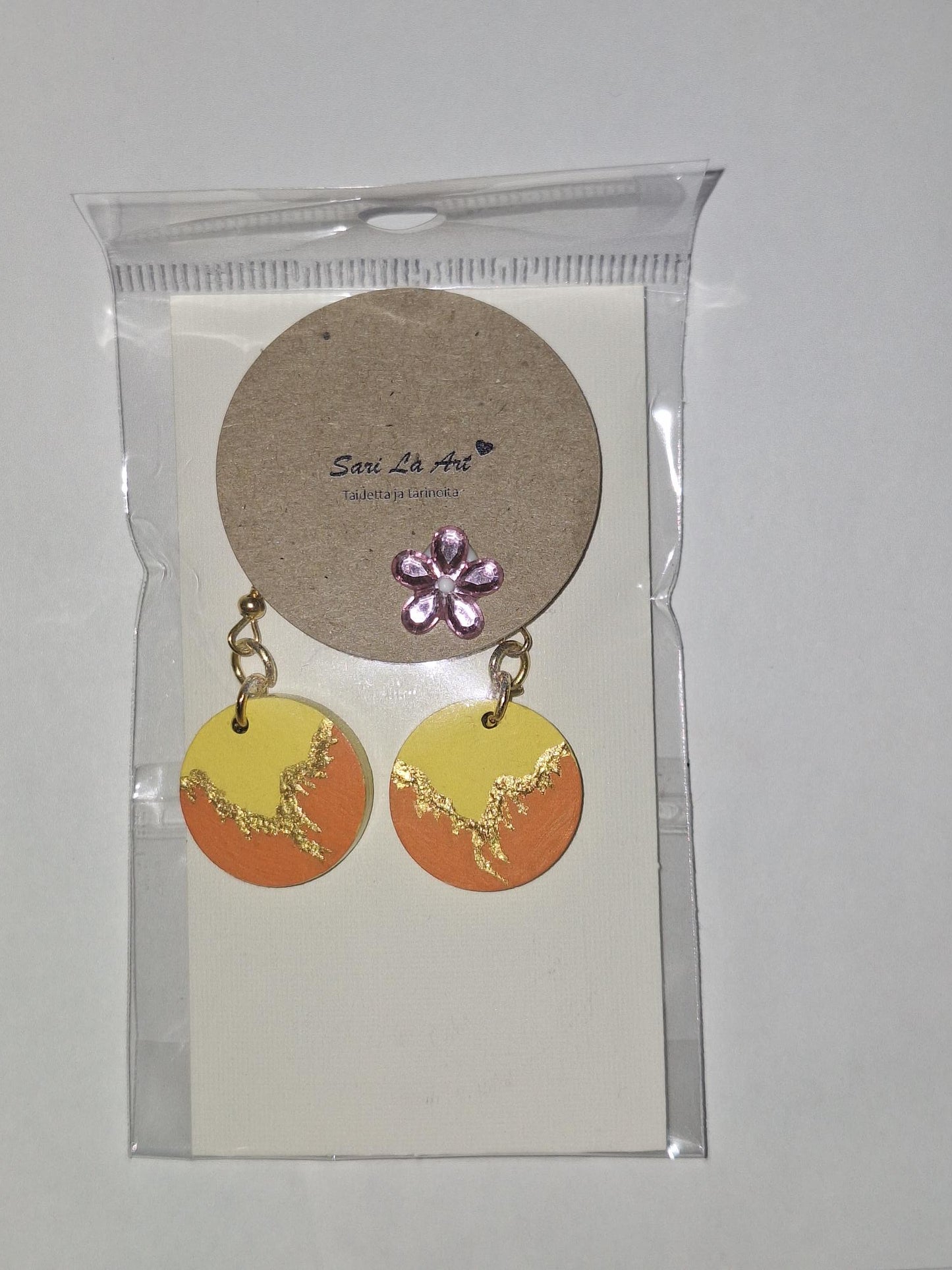 Jenni-malliston puiset korvakorut