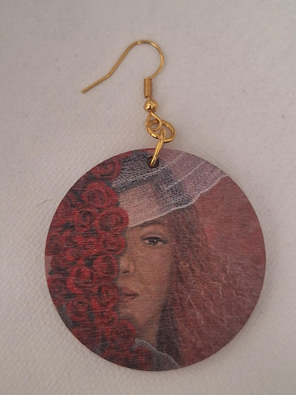Wooden earrings, Vintage: Woman and roses